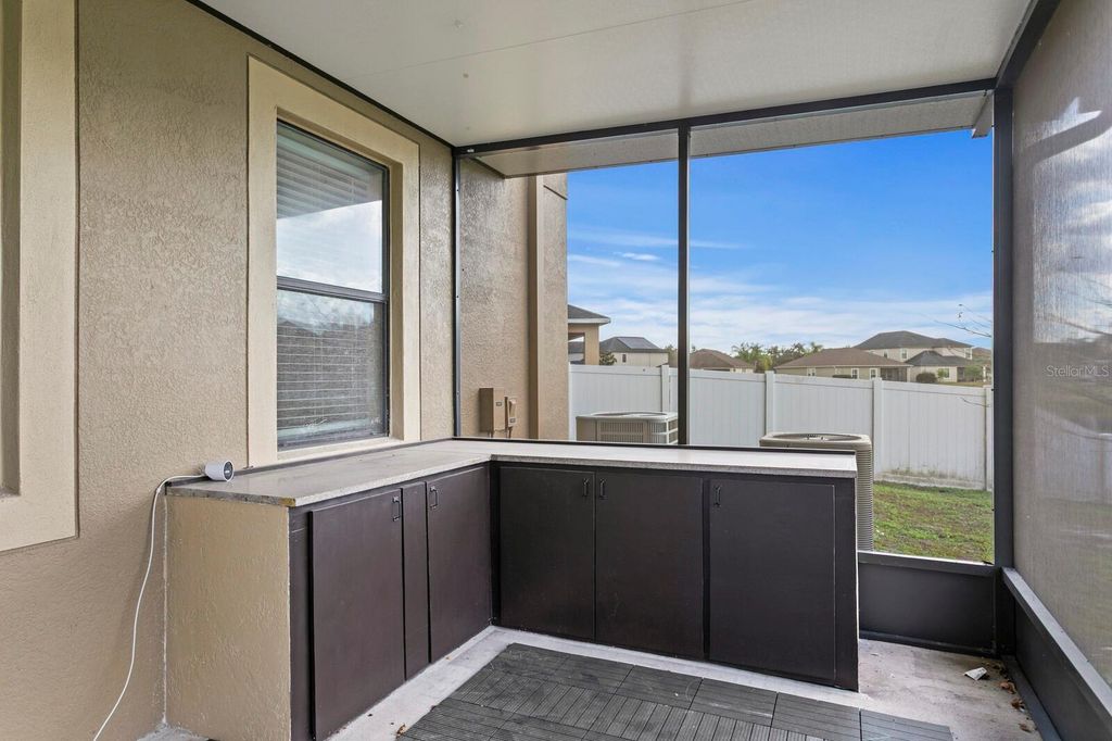 Image 37 of property listing at 19415 PADDOCK VIEW DRIVE, Tampa, FL 33647