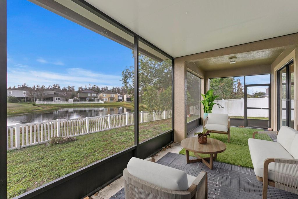 Image 38 of property listing at 19415 PADDOCK VIEW DRIVE, Tampa, FL 33647