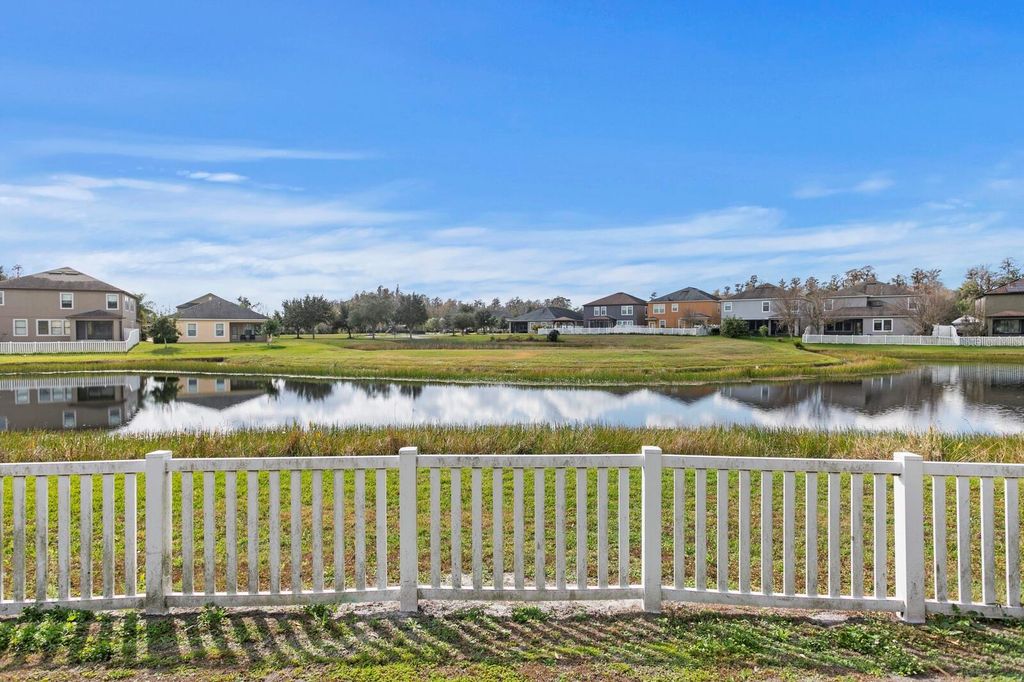 Image 40 of property listing at 19415 PADDOCK VIEW DRIVE, Tampa, FL 33647