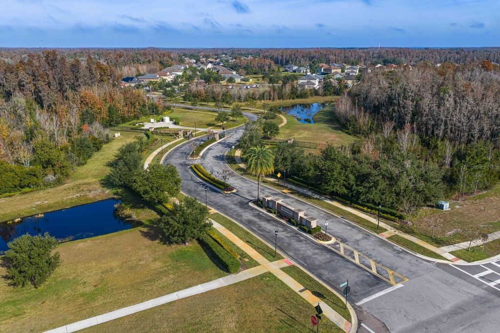 Image 46 of property listing at 19415 PADDOCK VIEW DRIVE, Tampa, FL 33647