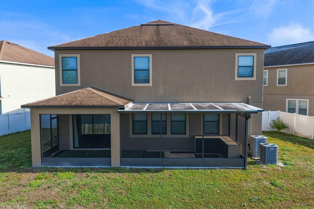 Image 51 of property listing at 19415 PADDOCK VIEW DRIVE, Tampa, FL 33647