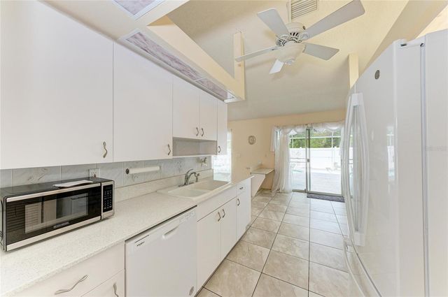 4916 32ND AVENUE DRIVE W, Bradenton, FL 34209