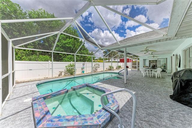 4916 32ND AVENUE DRIVE W, Bradenton, FL 34209