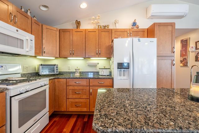 219 Golf Course Lane, Barrington, NH 03825