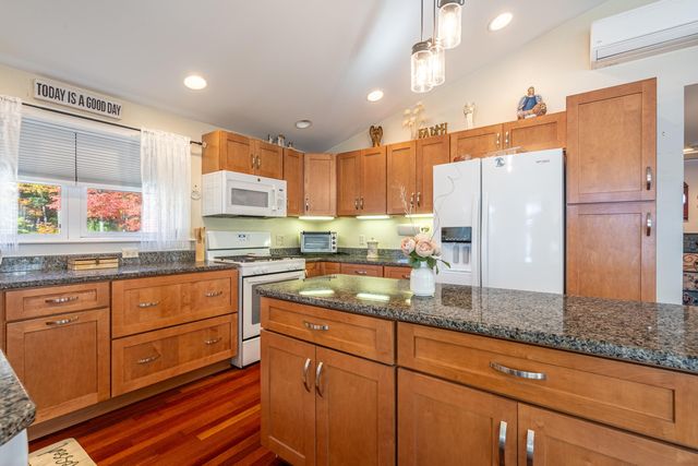 219 Golf Course Lane, Barrington, NH 03825