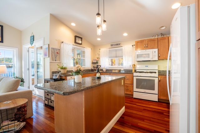 219 Golf Course Lane, Barrington, NH 03825