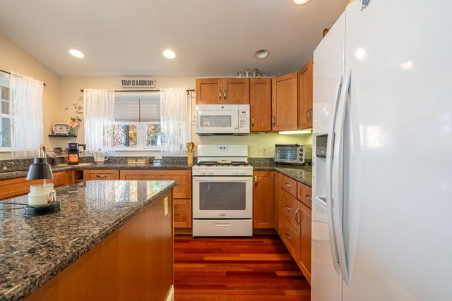 219 Golf Course Lane, Barrington, NH 03825