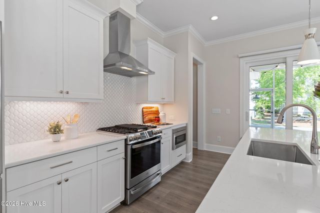 323 Cornubia Drive, Castle Hayne, NC 28429