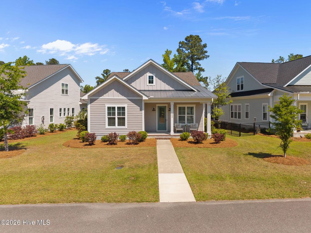 323 Cornubia Drive, Castle Hayne, NC 28429