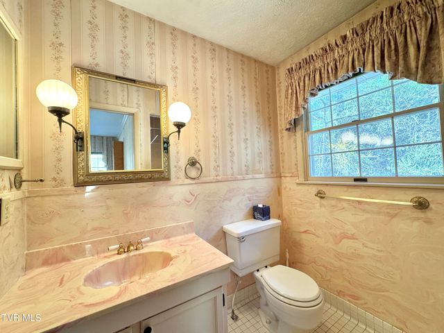 1721 Valley View Drive, Big Stone Gap, VA 24219
