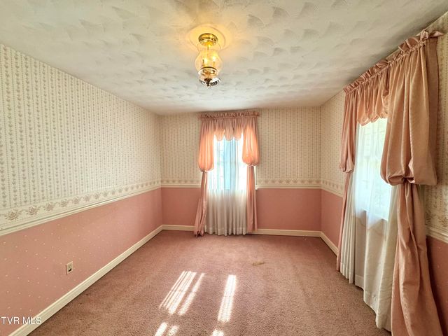 1721 Valley View Drive, Big Stone Gap, VA 24219