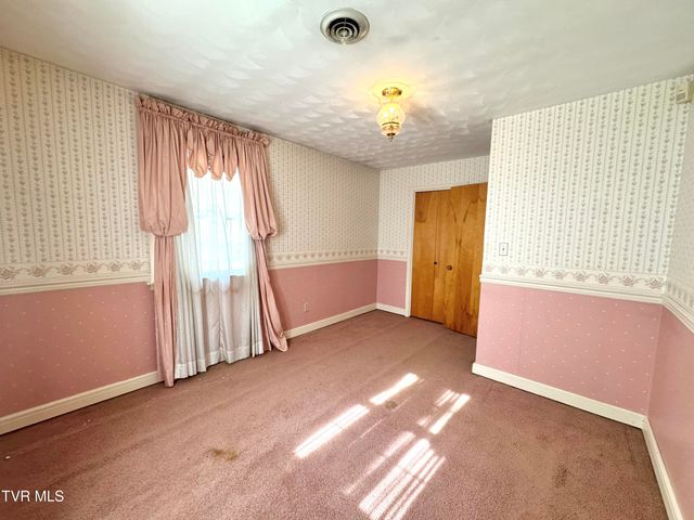 1721 Valley View Drive, Big Stone Gap, VA 24219