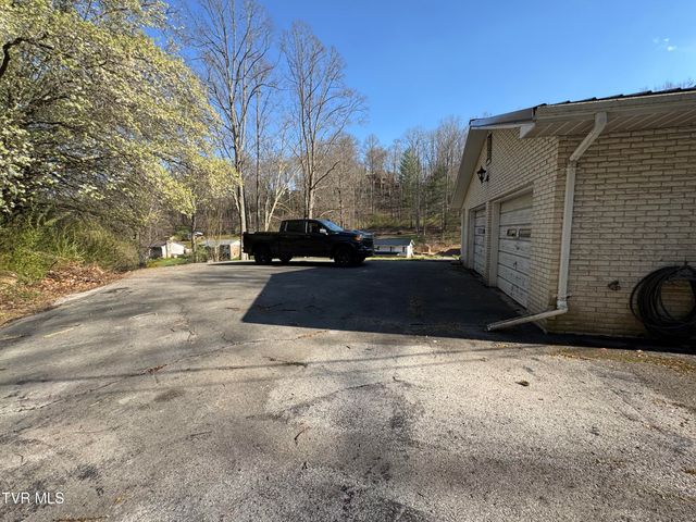 1721 Valley View Drive, Big Stone Gap, VA 24219