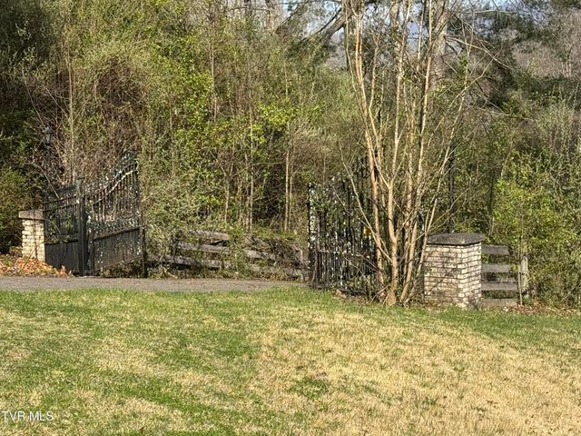 1721 Valley View Drive, Big Stone Gap, VA 24219