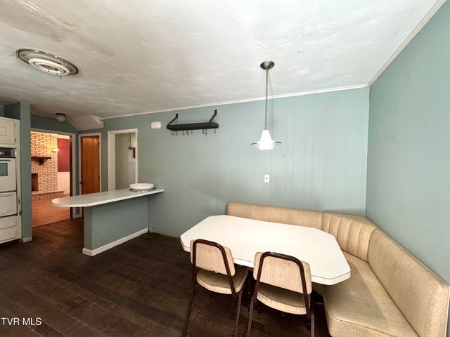 1721 Valley View Drive, Big Stone Gap, VA 24219