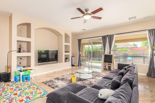 423 E MEAD Drive, Chandler, AZ 85249