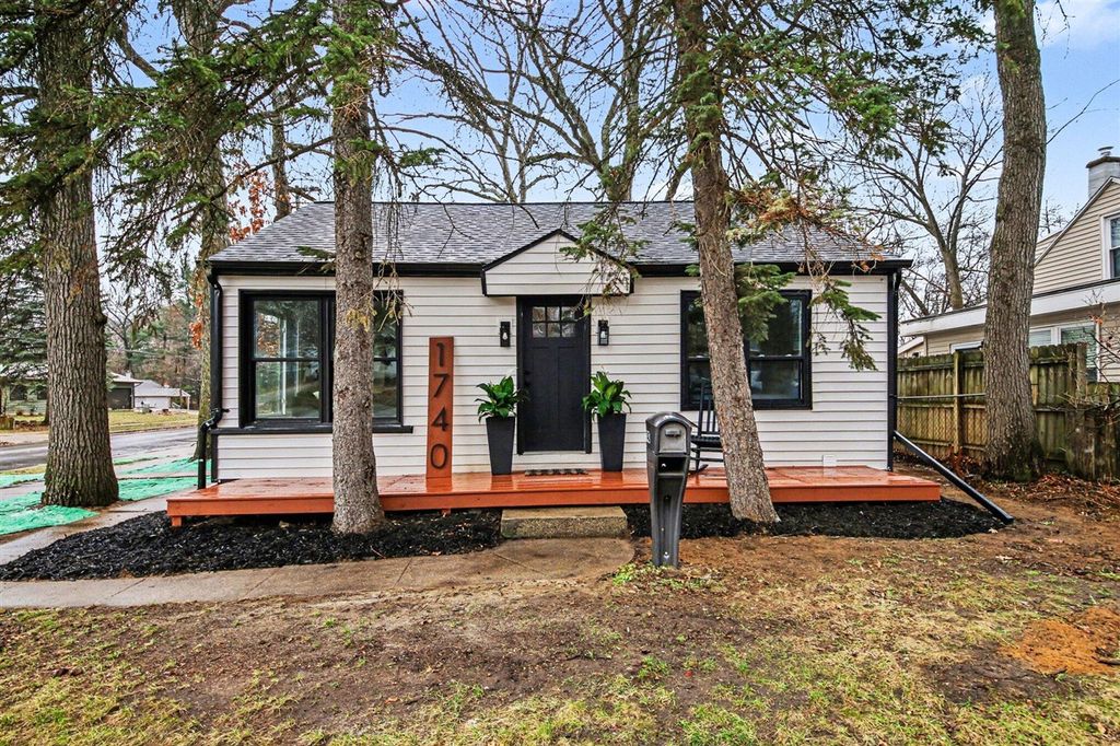 1740 36th Street, Wyoming, MI 49519