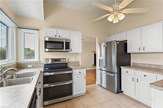 4037 Smokey Lake DR, Virginia Beach, VA 23462