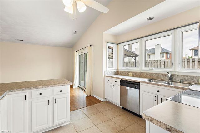 4037 Smokey Lake DR, Virginia Beach, VA 23462