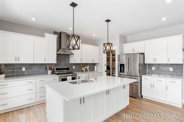 13711 Harrington Landing, Holland, MI 49424