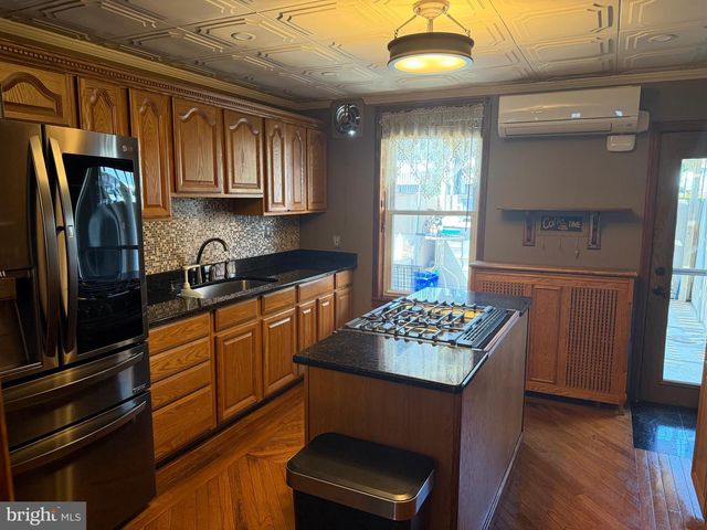 2614 SALMON ST, Philadelphia, PA 19125