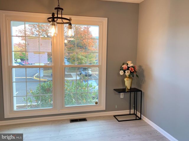 8262 VERNON ST, Manassas, VA 20109