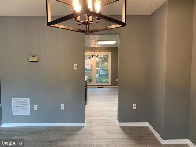 8262 VERNON ST, Manassas, VA 20109