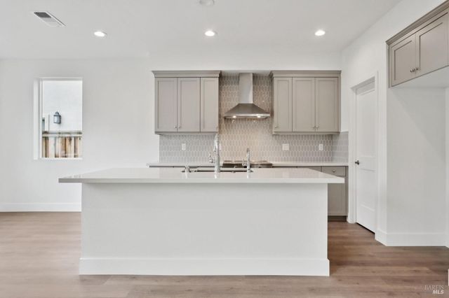 1556 Country Manor Dr, Santa Rosa, CA 95403