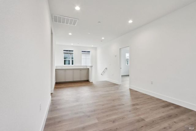 1556 Country Manor Dr, Santa Rosa, CA 95403