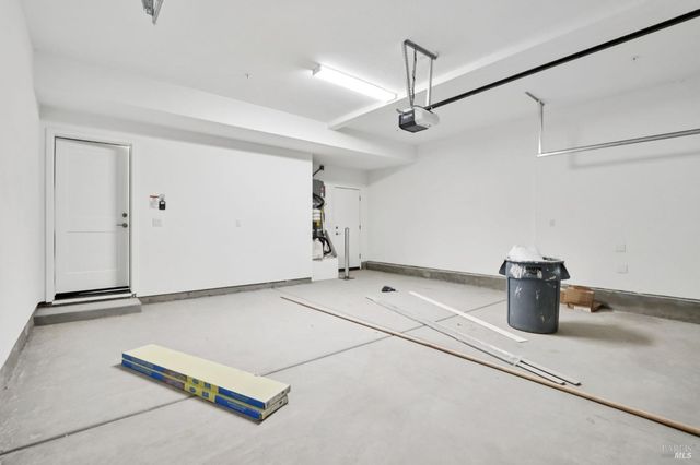 1556 Country Manor Dr, Santa Rosa, CA 95403