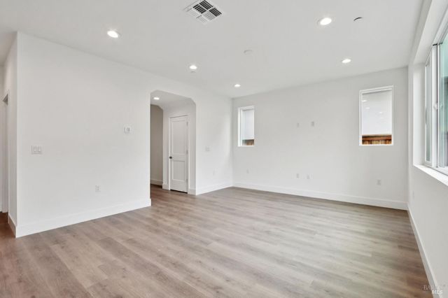 1556 Country Manor Dr, Santa Rosa, CA 95403