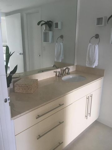 2333 Brickell Ave PH207, Miami, FL 33129