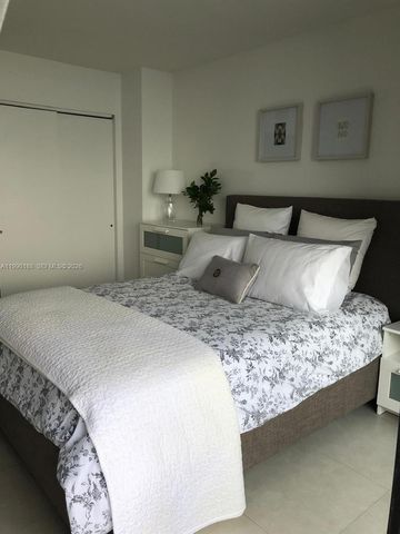 2333 Brickell Ave PH207, Miami, FL 33129