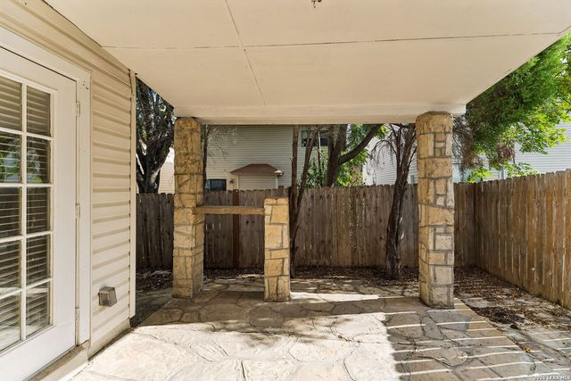 5022 Kenton Vw, San Antonio, TX 78240