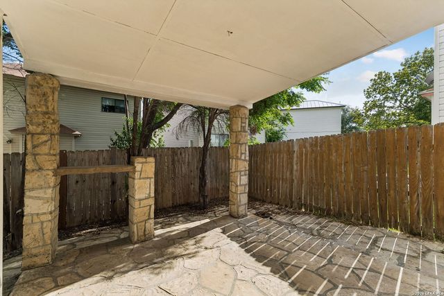 5022 Kenton Vw, San Antonio, TX 78240