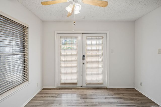 5022 Kenton Vw, San Antonio, TX 78240