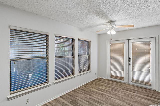 5022 Kenton Vw, San Antonio, TX 78240