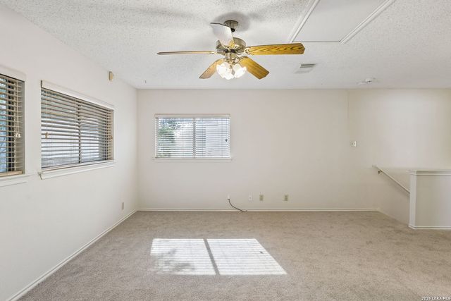 5022 Kenton Vw, San Antonio, TX 78240
