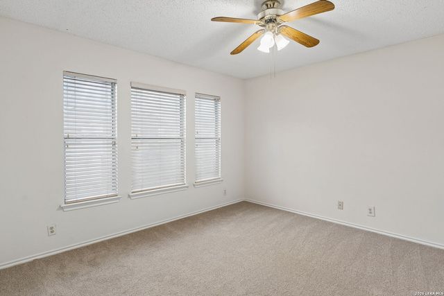 5022 Kenton Vw, San Antonio, TX 78240