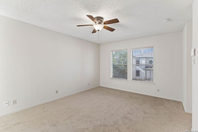 5022 Kenton Vw, San Antonio, TX 78240