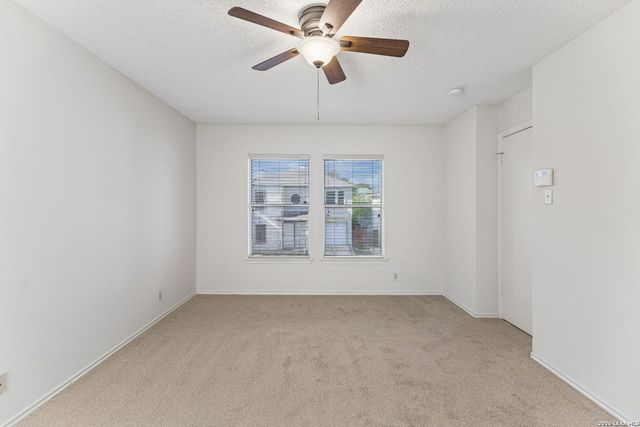 5022 Kenton Vw, San Antonio, TX 78240