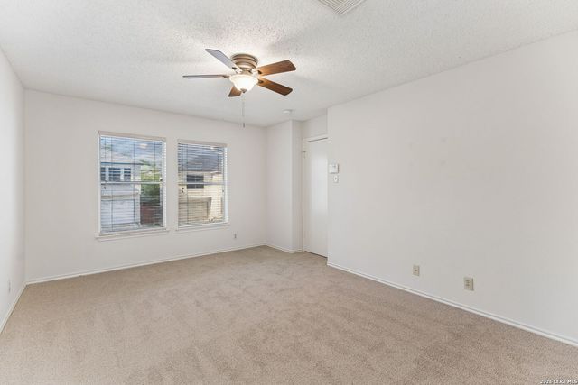 5022 Kenton Vw, San Antonio, TX 78240