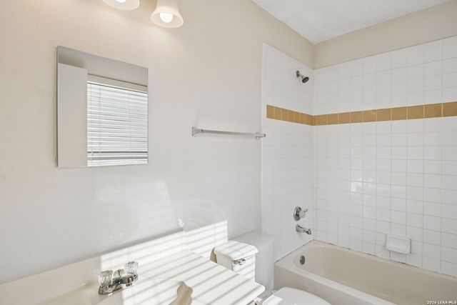 5022 Kenton Vw, San Antonio, TX 78240