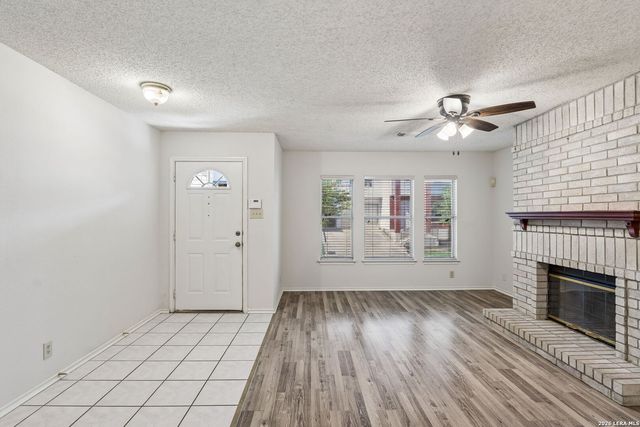 5022 Kenton Vw, San Antonio, TX 78240