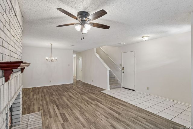 5022 Kenton Vw, San Antonio, TX 78240