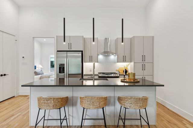 2142 Lovedale Avenue 104, Dallas, TX 75235