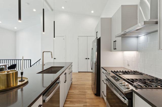 2142 Lovedale Avenue 104, Dallas, TX 75235