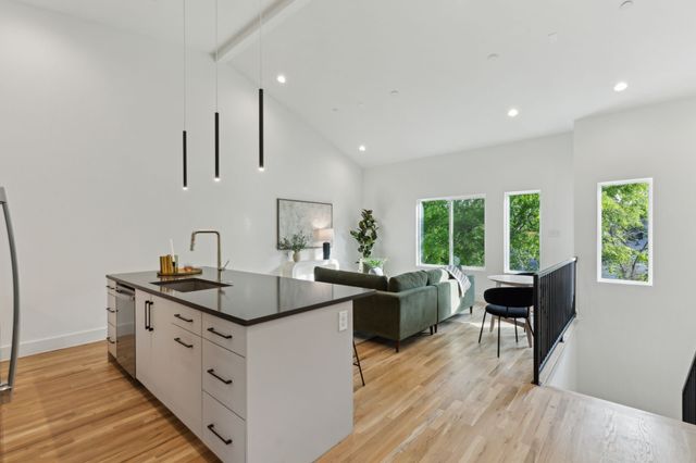 2142 Lovedale Avenue 104, Dallas, TX 75235