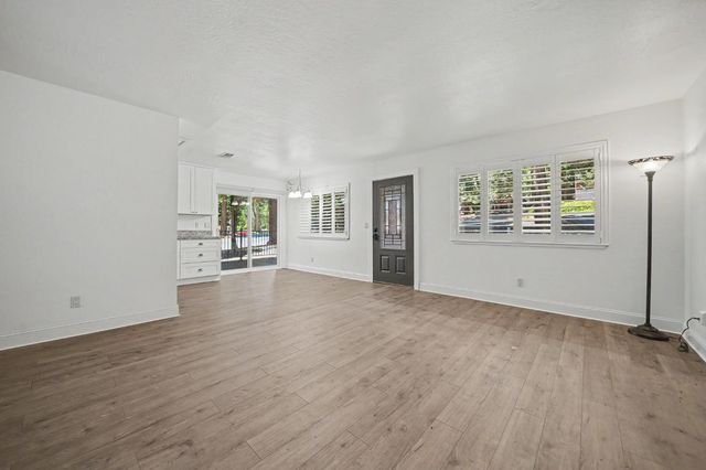 16932 Mckenzie Dr, Pioneer, CA 95666