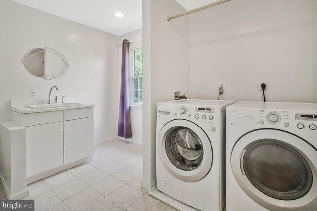 9200 HINES MEADOW WAY, Parkville, MD 21234